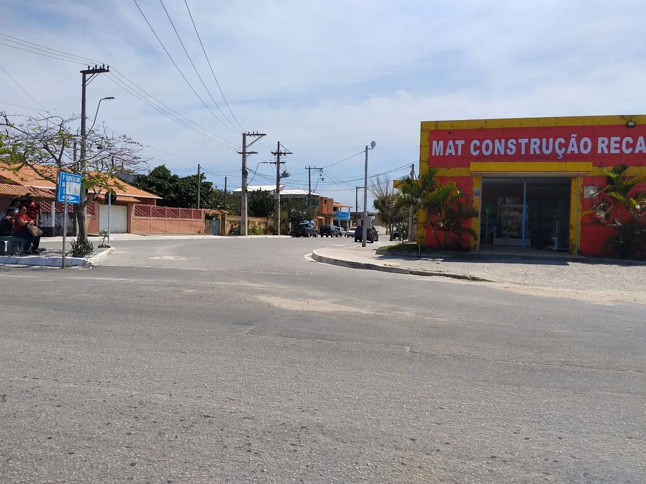 Vendo terreno com pequeno galpão 
