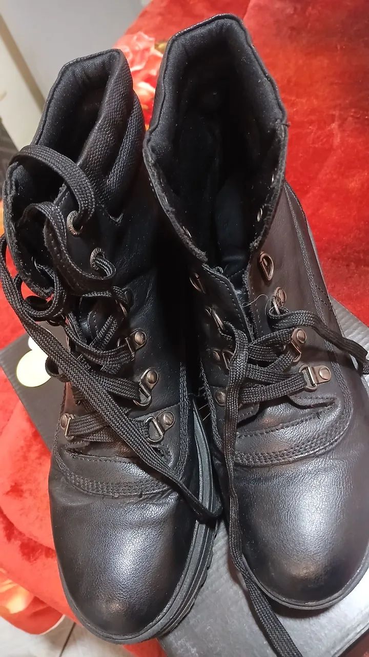 Bota coturno feminina 
