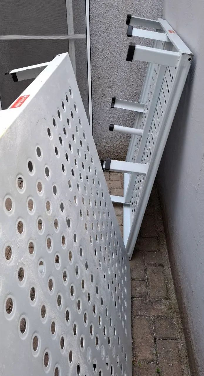Estrado de metal resistente Perlima