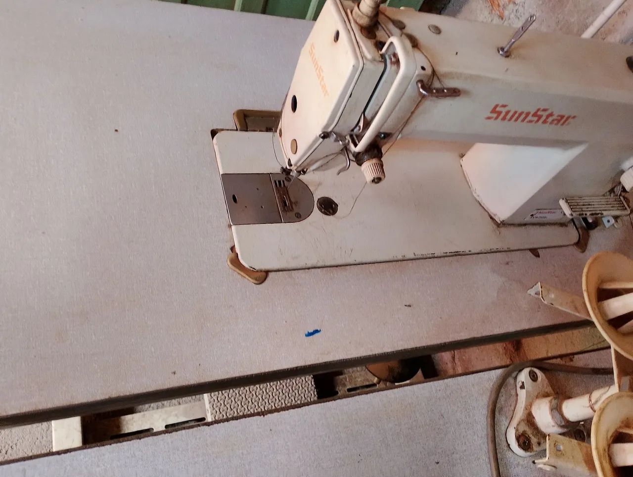 Máquina de costura industrial  - Foto 4