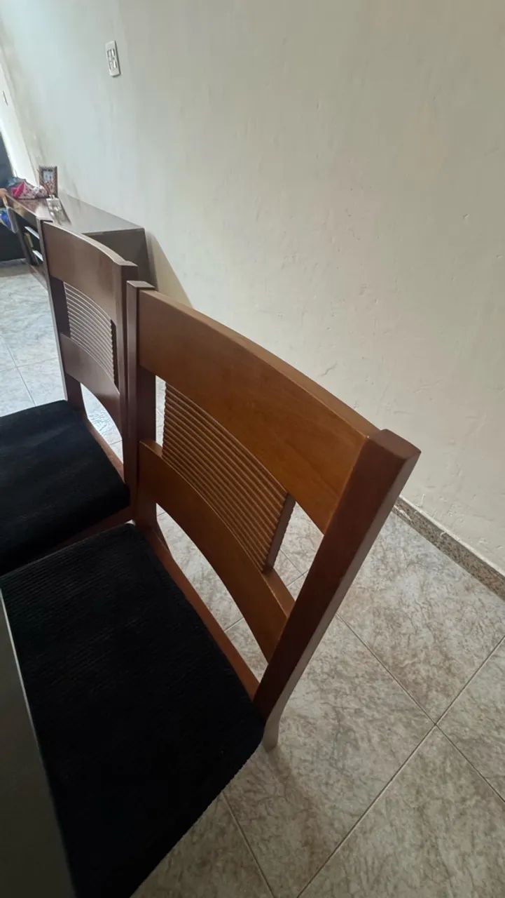 Mesa de Jantar em madeira com vidro - Foto 5