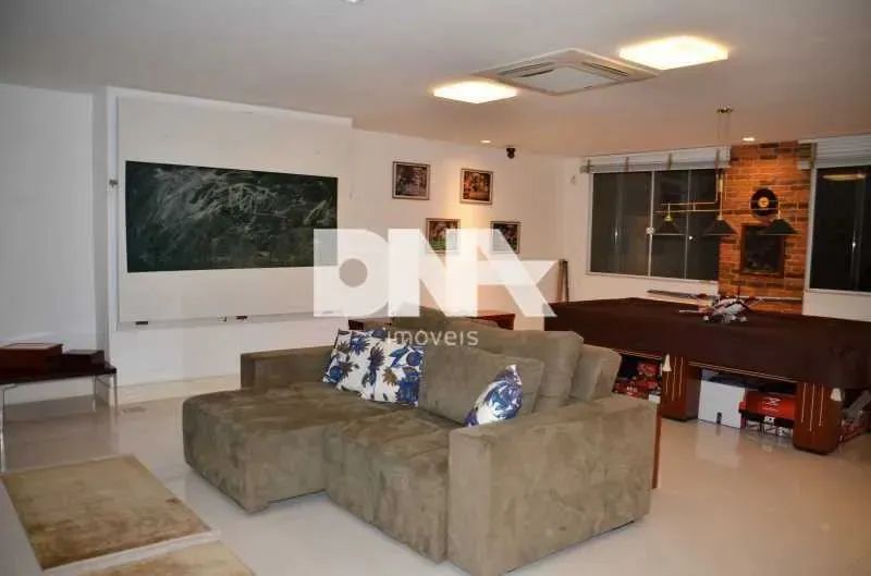 Casa de rua : Triplex / Residencial / Humaitá - Foto 2