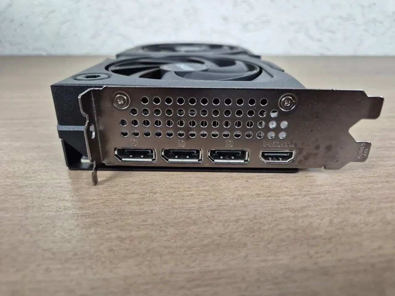 RTX 5060TI 16GB MSI SHADOW 2X - Foto 4