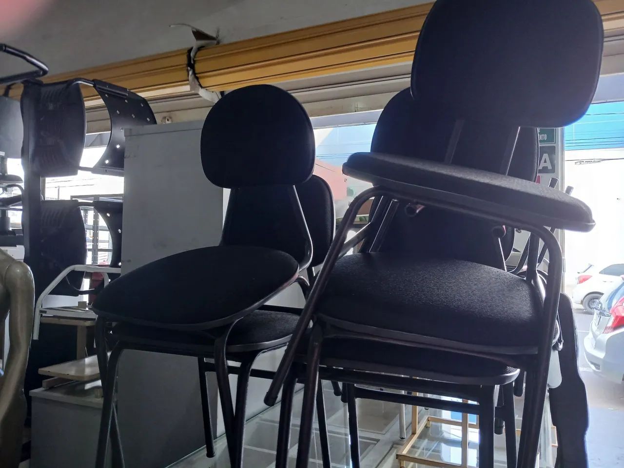 Cadeiras fixas pretas de escritorio - Foto 2