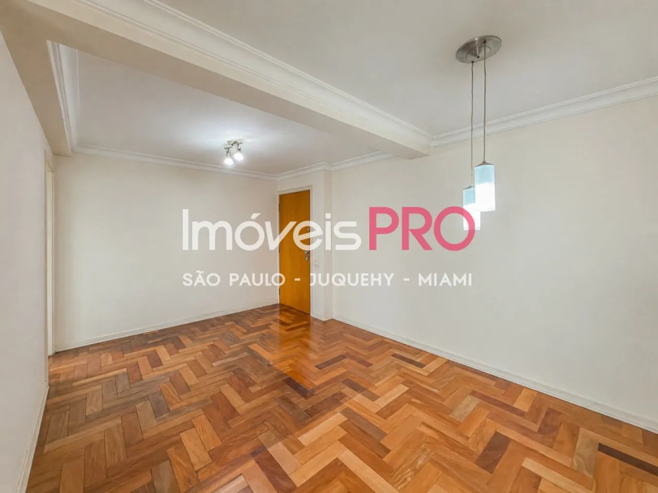 Apartamento Reformado com 75m², 2 dorm 01 suíte e 2 vagas - Foto 2