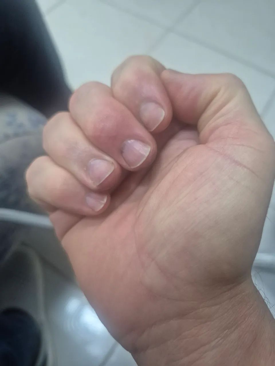 Estamos contratando manicure 
