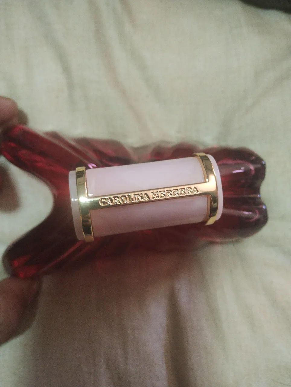 Carolina Herrera La Bomba peefume - Foto 2