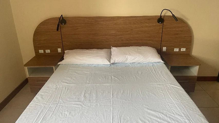 Conjunto Cabeceira e 2 Mesinhas laterais - NOVOS - Foto 3
