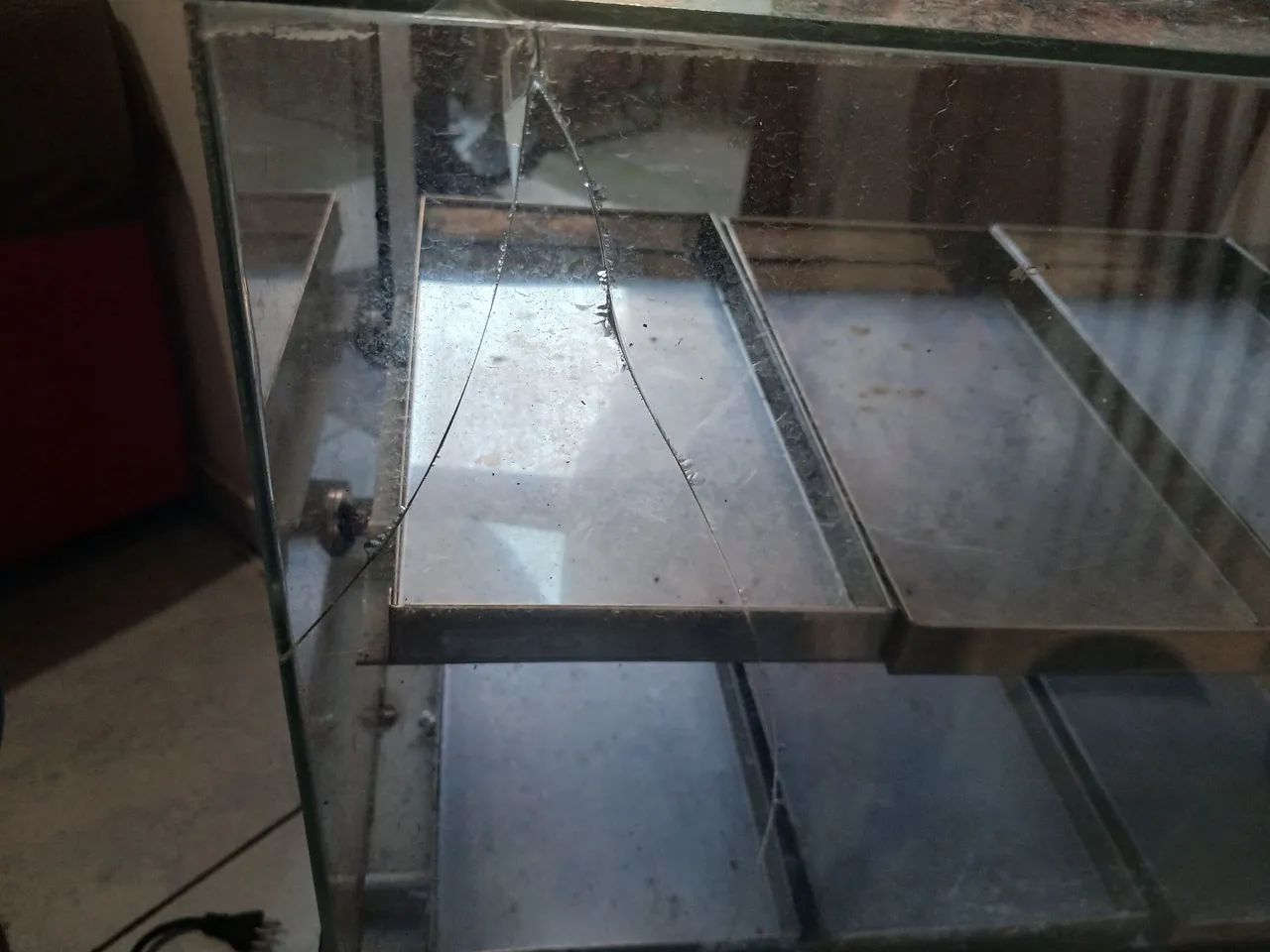 Vende-se vitrine de saldado grande  - Foto 2