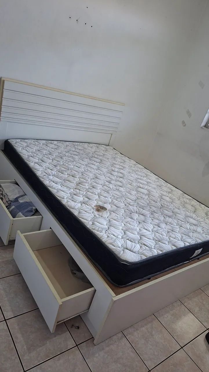 Cama casal com colchão incluso 
