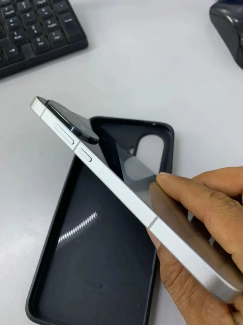 Poco f7 - Foto 2