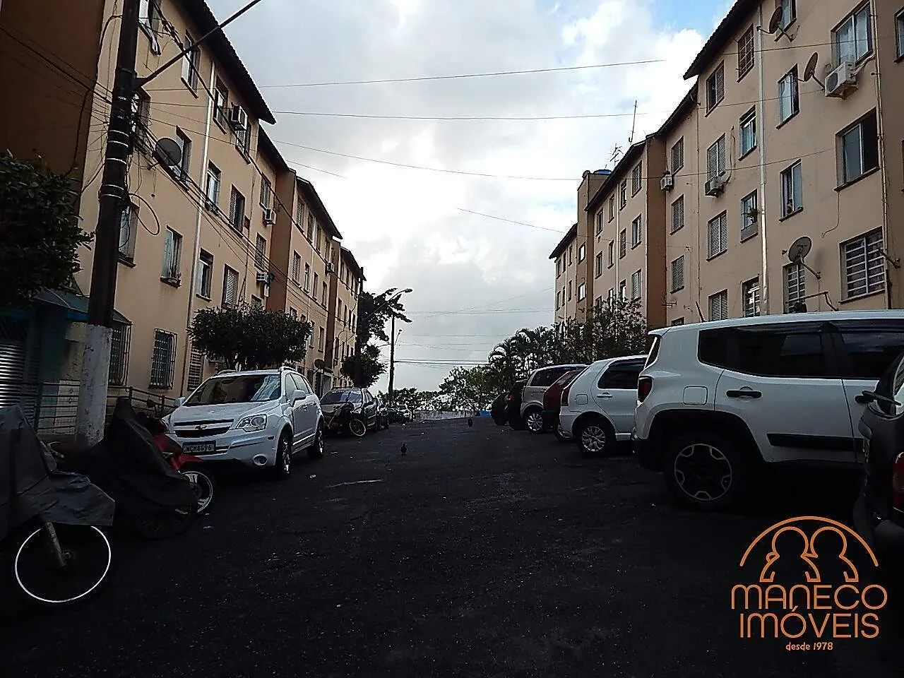 Apartamento de 02 dormitórios, Bom Retiro, Santos.