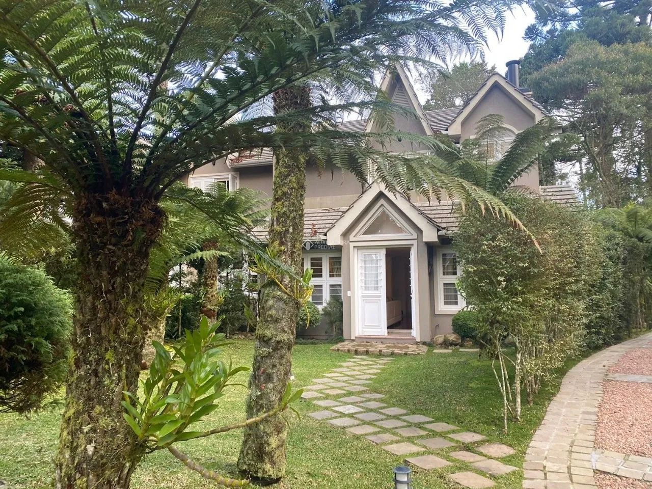 Excelente Casa no Centro de Gramado - Foto 2
