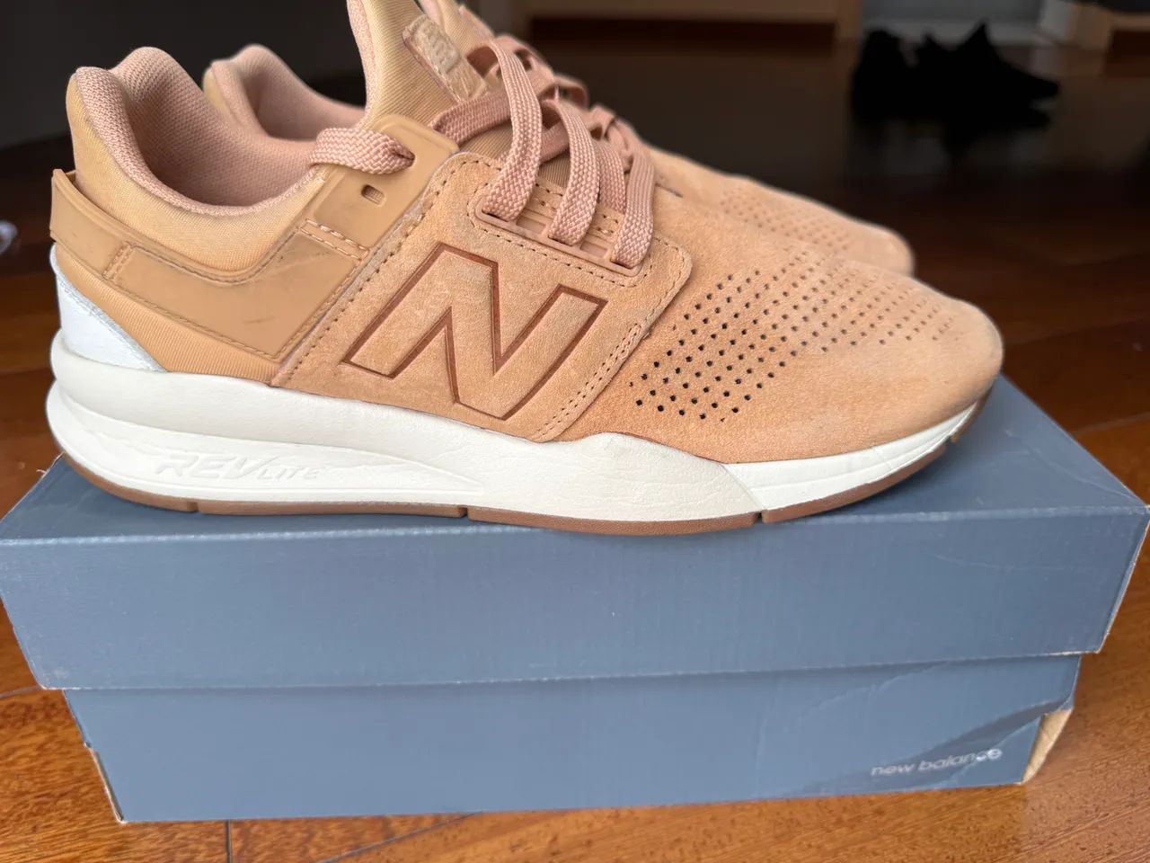 New Balance 247 Bege 