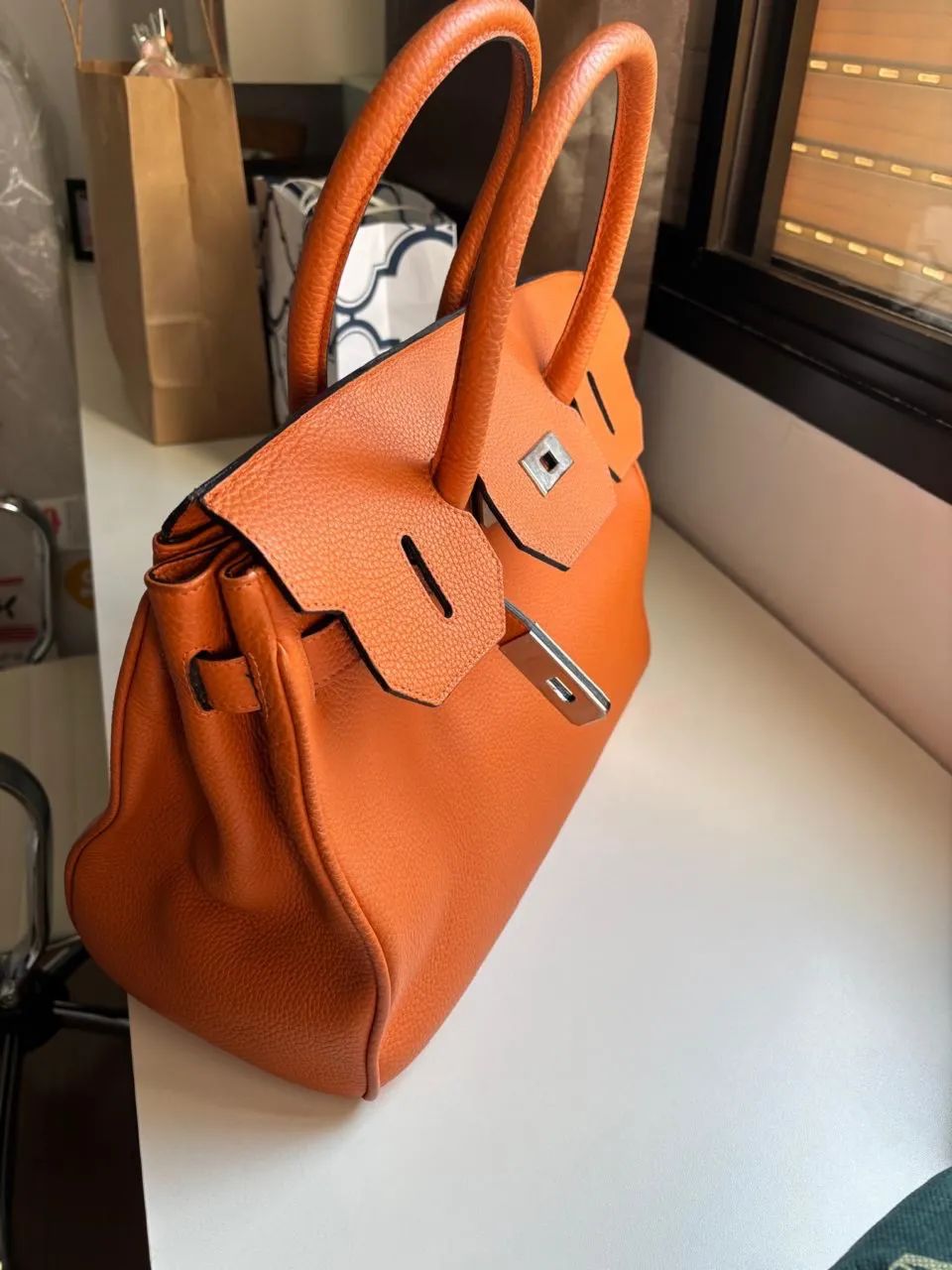 Bolsa argentina em couro verdadeiro forrada com ziper interno - perfeito estado - Foto 4