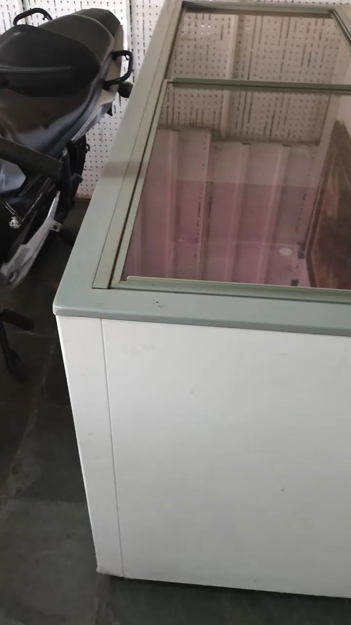 Vdo balcão de 2 MTS e um freezer p/sorvete - Foto 5