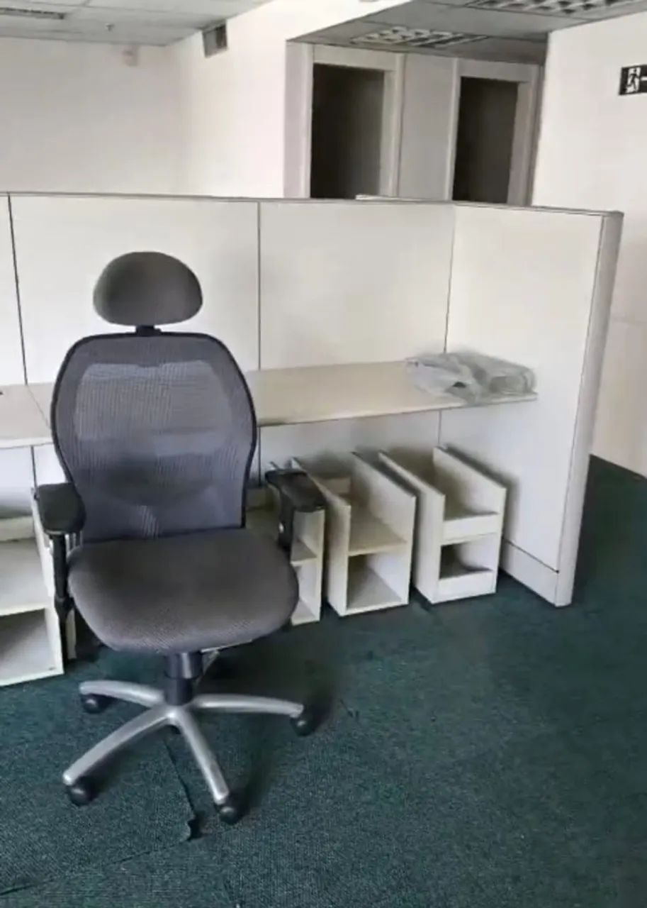 Mesas e Racks, vários modelos, em Mdf, usadas, bom estado. E outros. - Foto 3