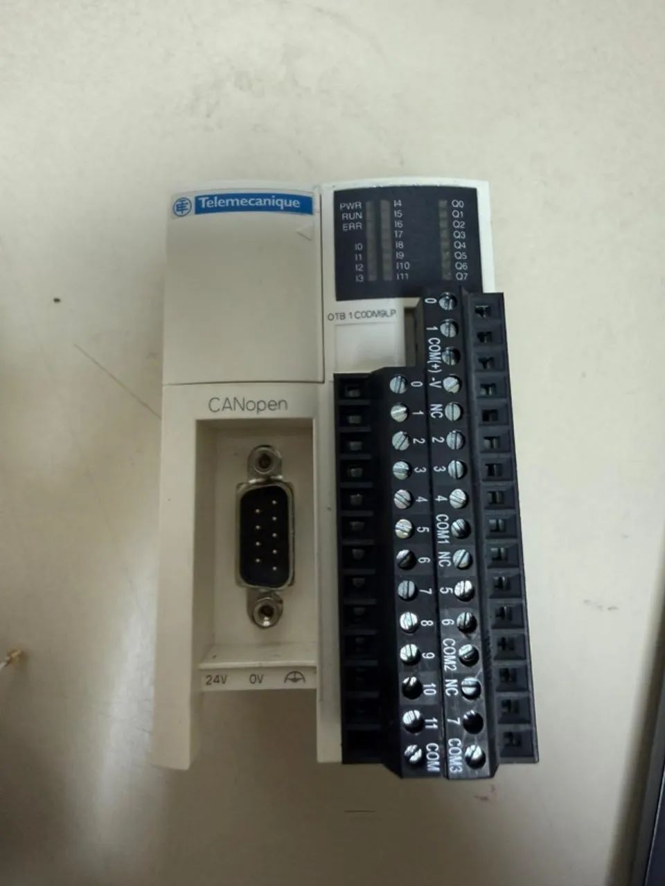 Módulo CANopen Telemecanique Schneider OTB1C0DM9LP 24VDC - Foto 4