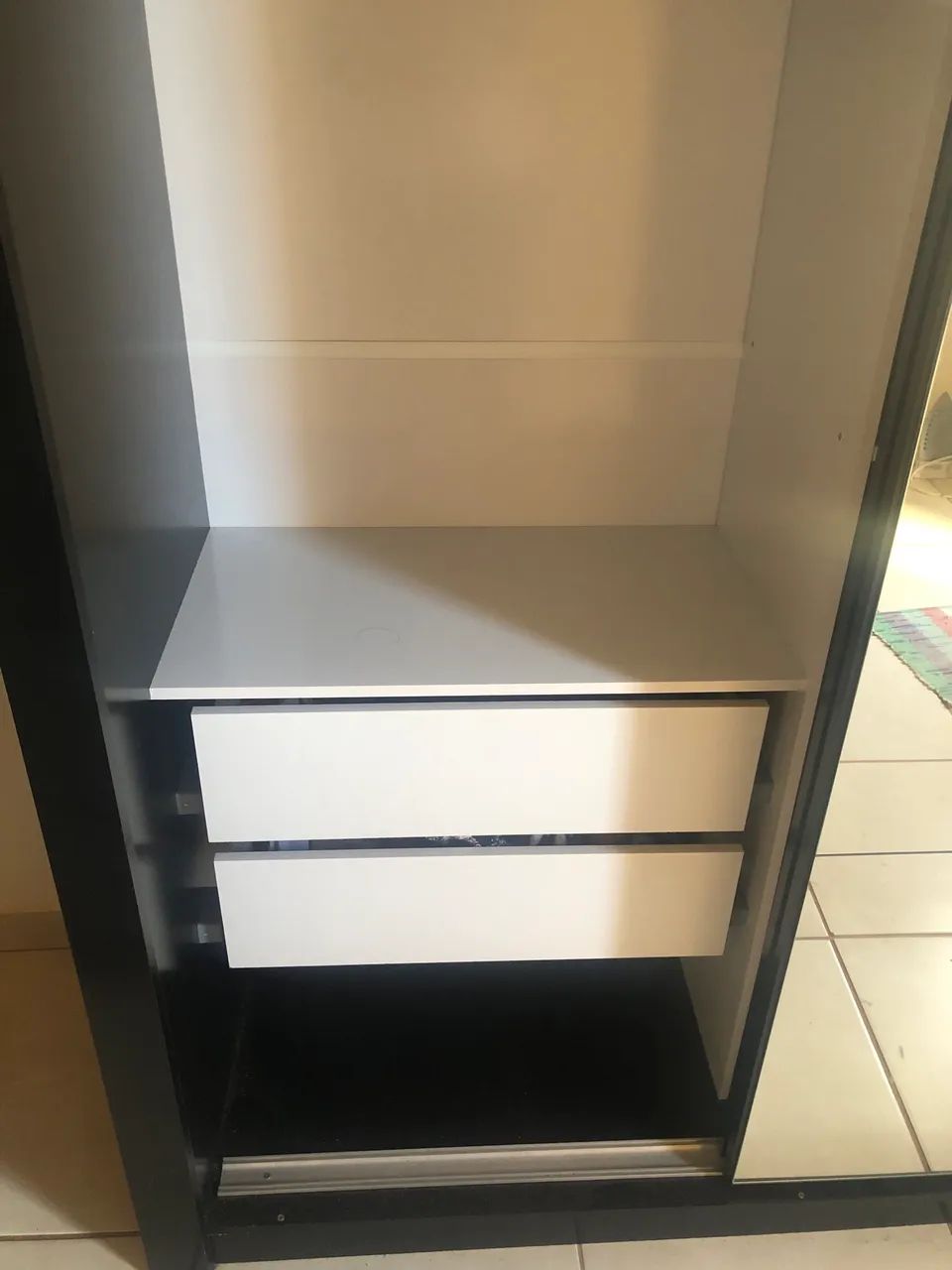 GUARDA-ROUPA COM 8 MESES DE USO - Foto 3
