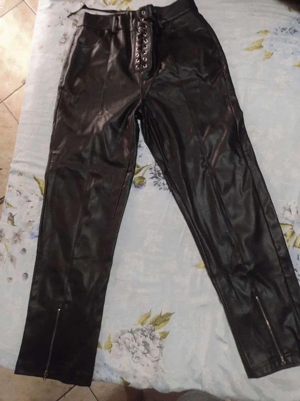 Calça couro legítimo chileno