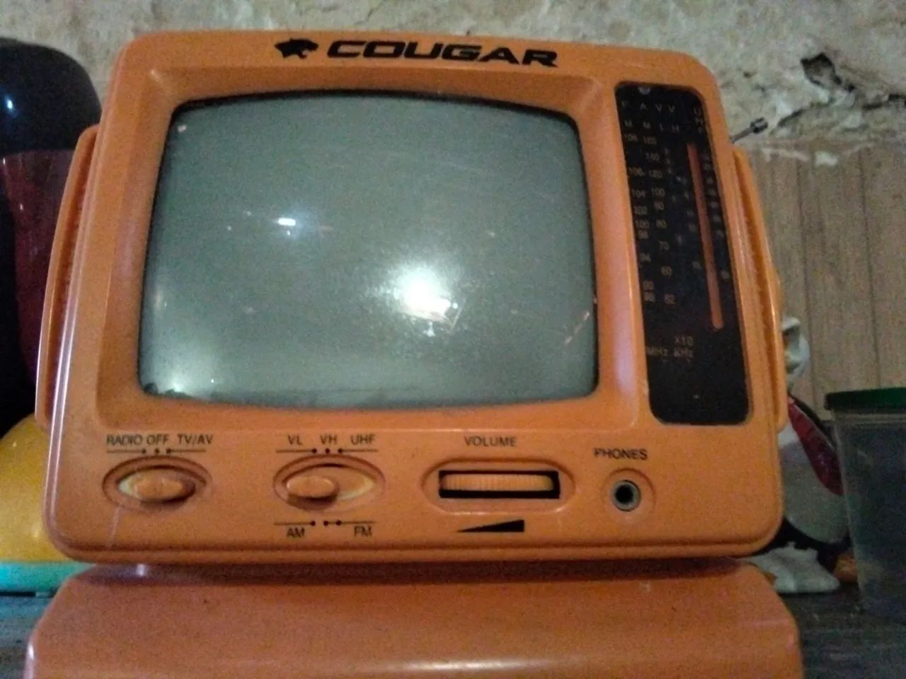 Televisor portátil cougar - Foto 2