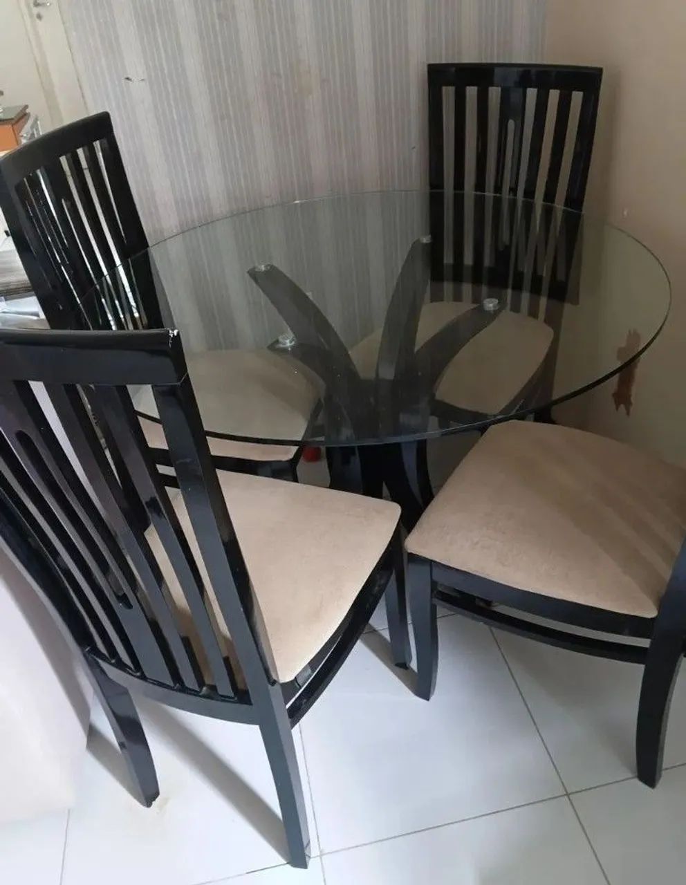 Mesa de jantar com 4 cadeiras  - Foto 2