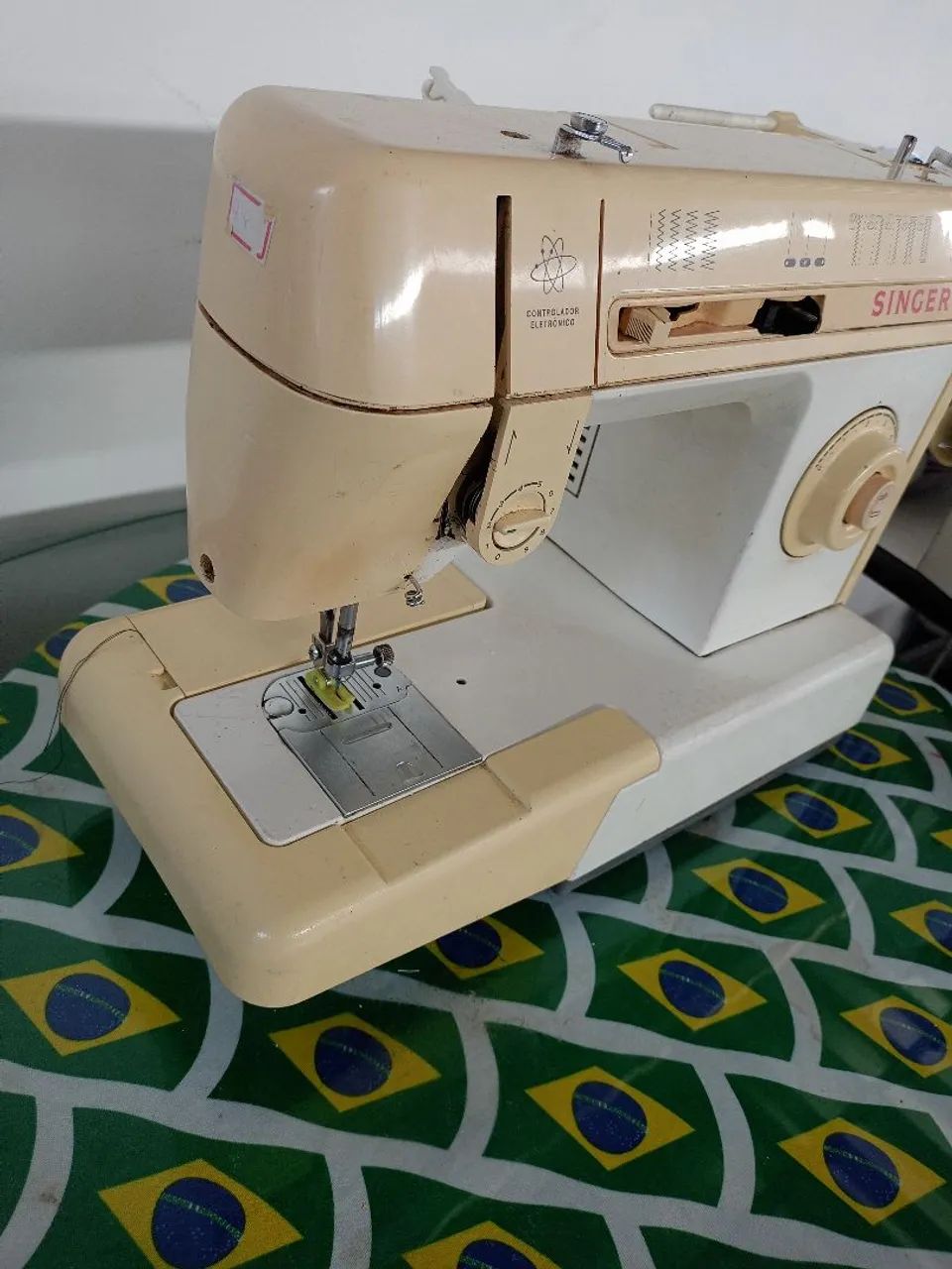 Vendo máquina Singer  - Foto 3