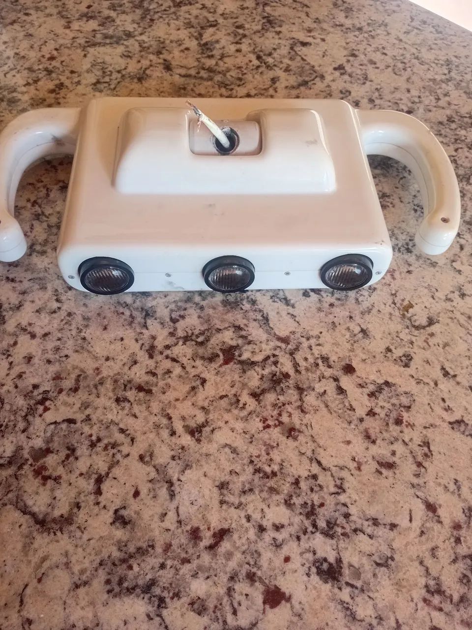 Cabeçote Refletor Led odontológico , funcionando 