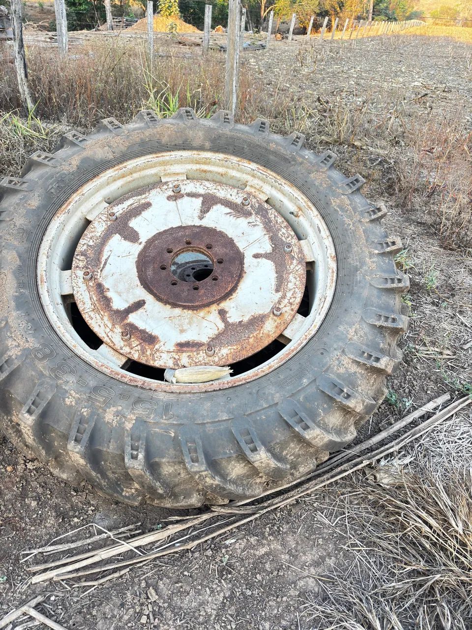 Pneu 15.5-38 
