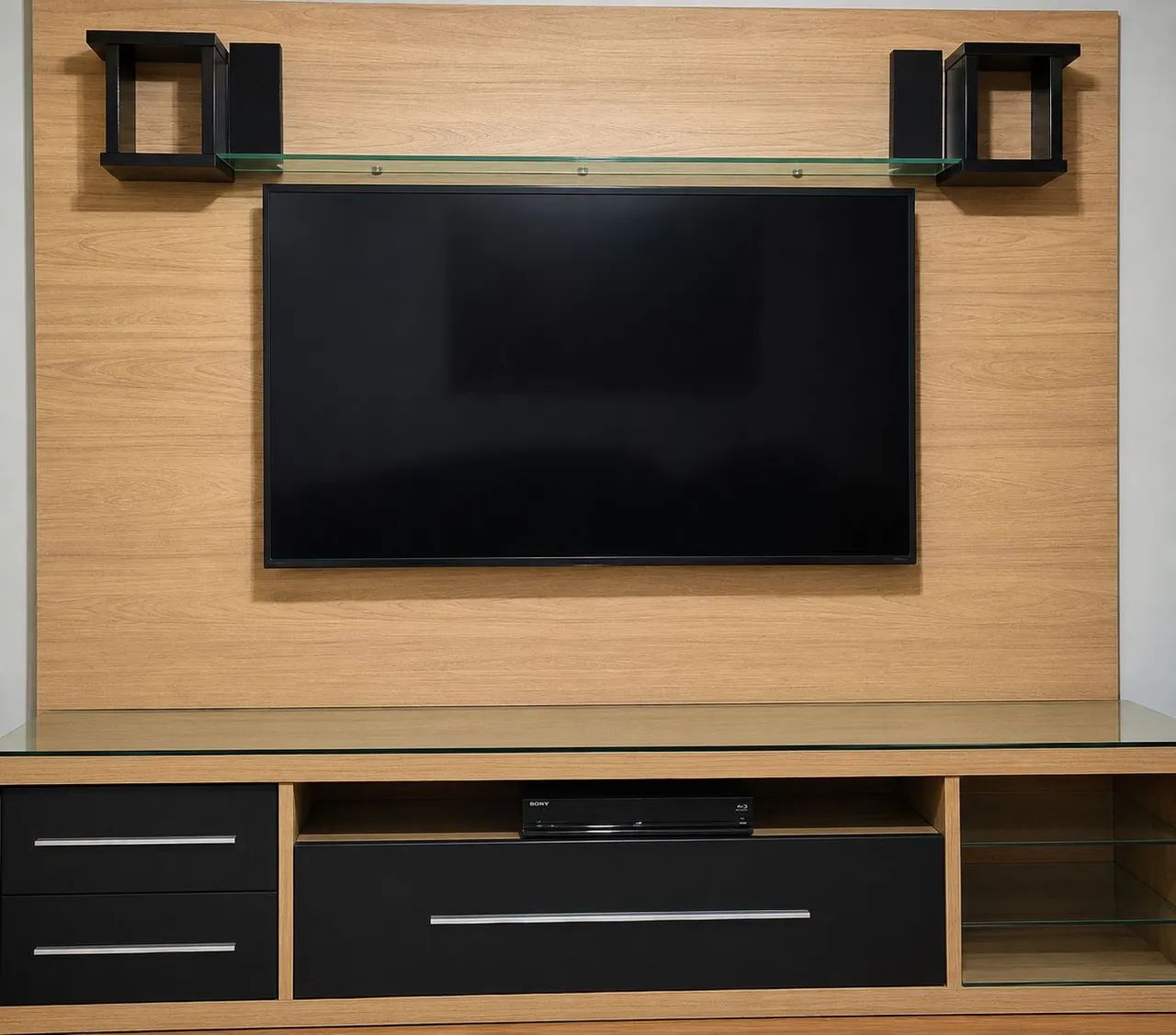 Rack com painel em MDF