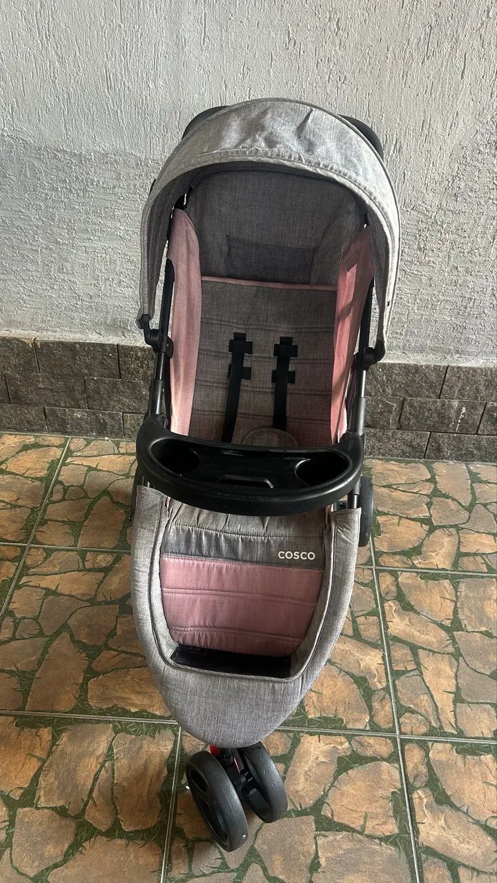 Carrinho de bebê com bebê conforto cosco  - Foto 2