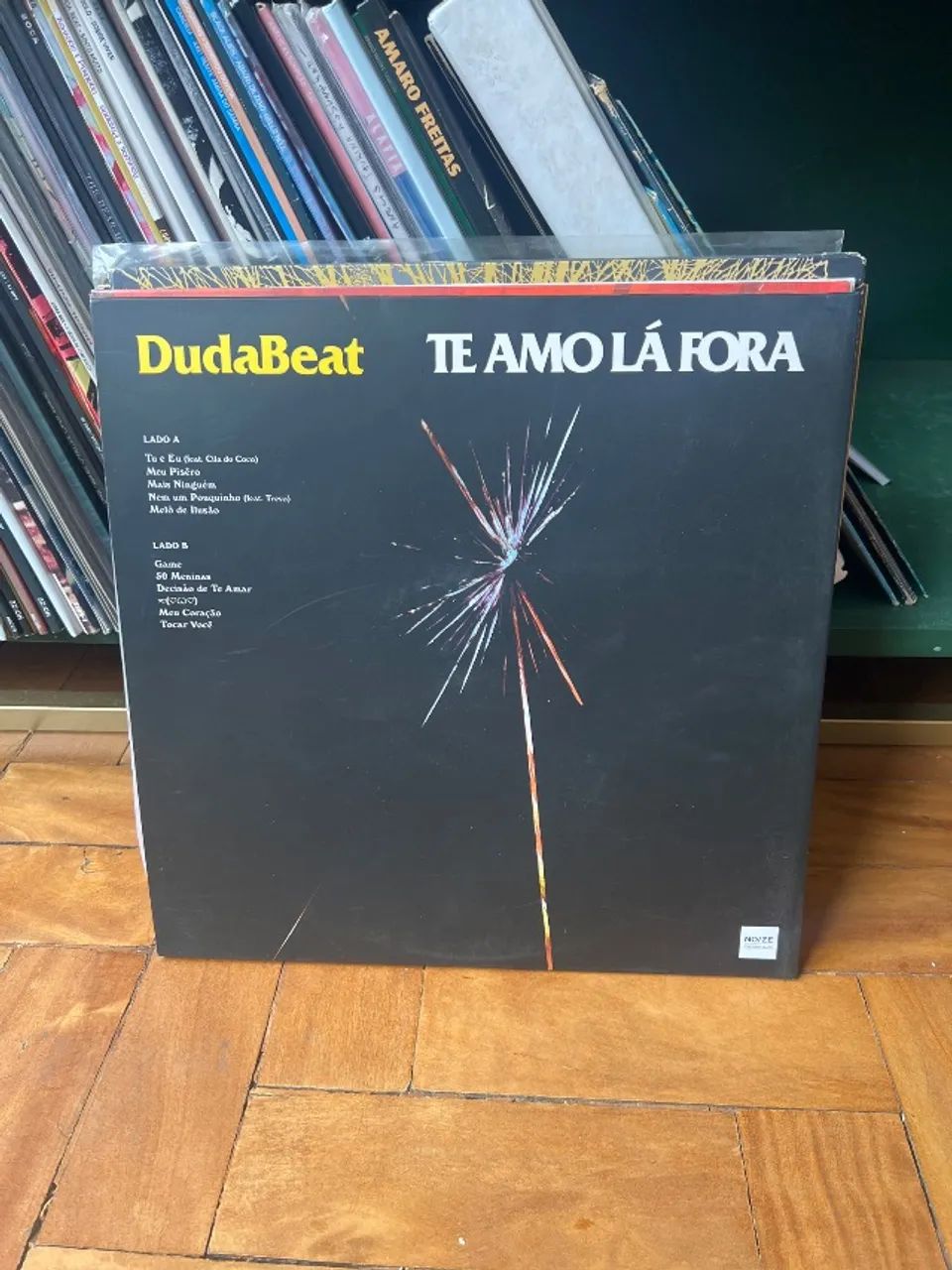 LP Duda Beat - Te amo lá fora (NOIZE) com revista  - Foto 2
