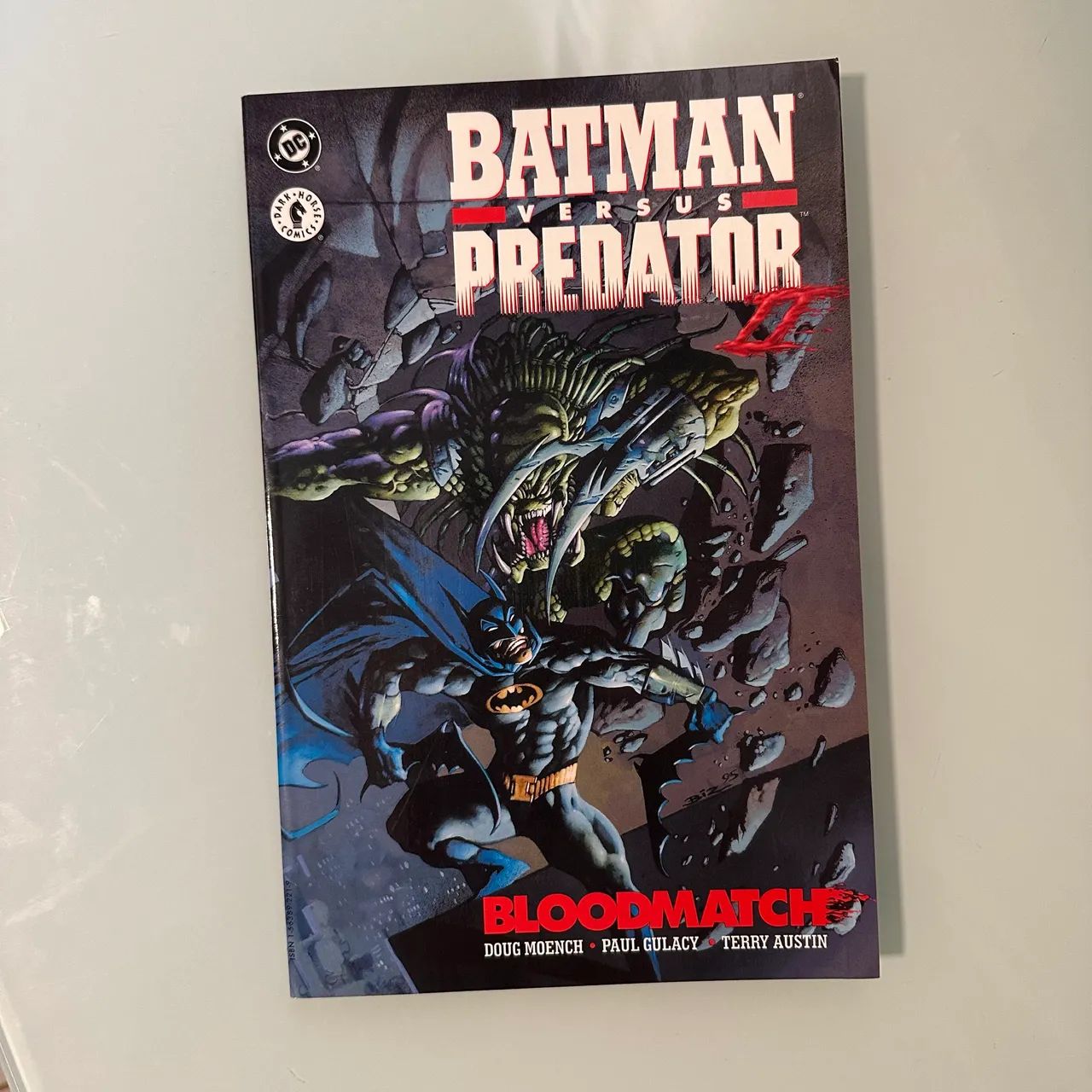 HQ Batman vs Predator / Vol. 2 e 3 / Importada - Foto 2