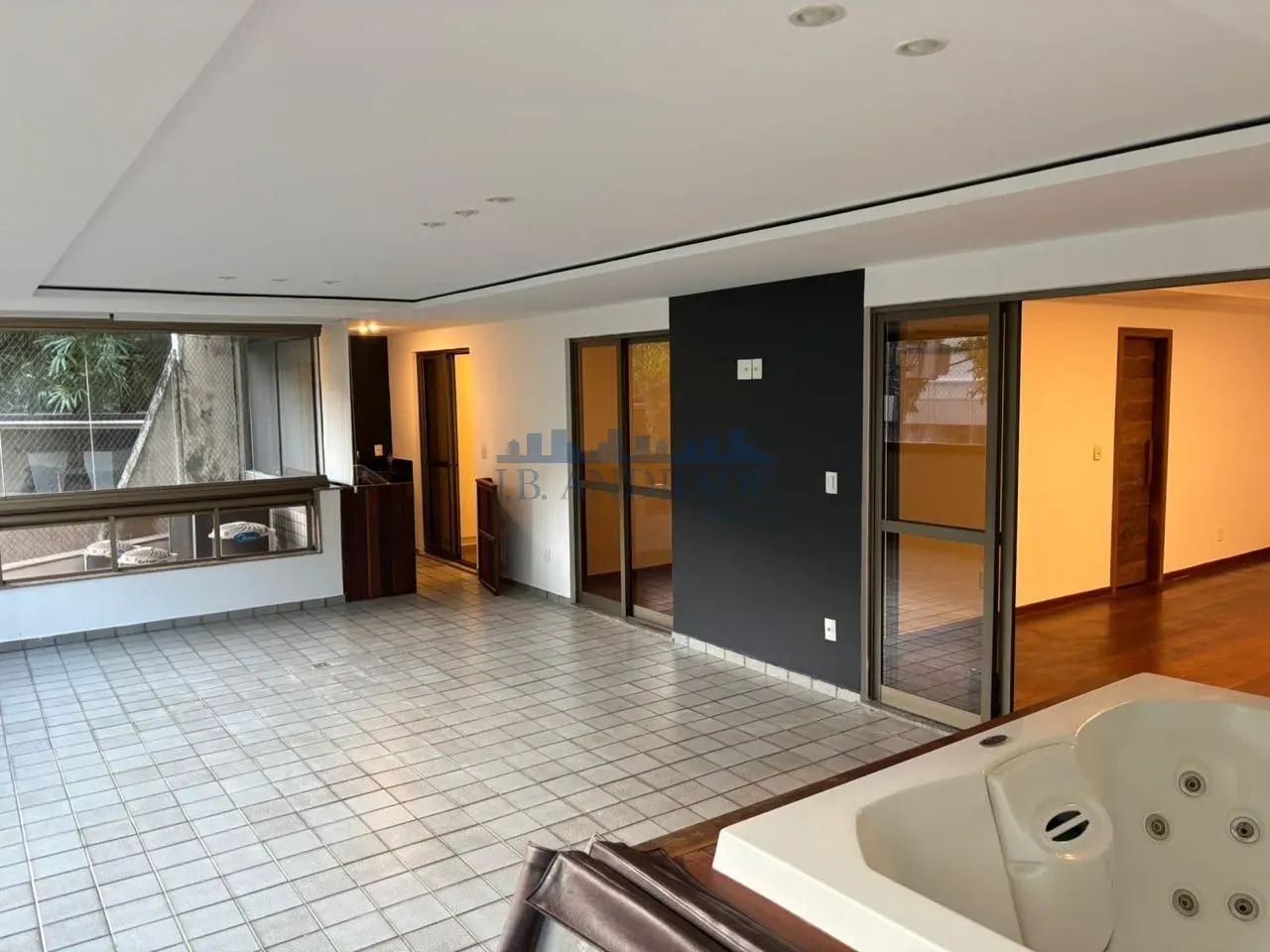 Jardim Oceânico  157 m² | 3 Quartos (1 Suíte) | Varanda com Jacuzzi e Churrasqueira | 2 Va - Foto 6