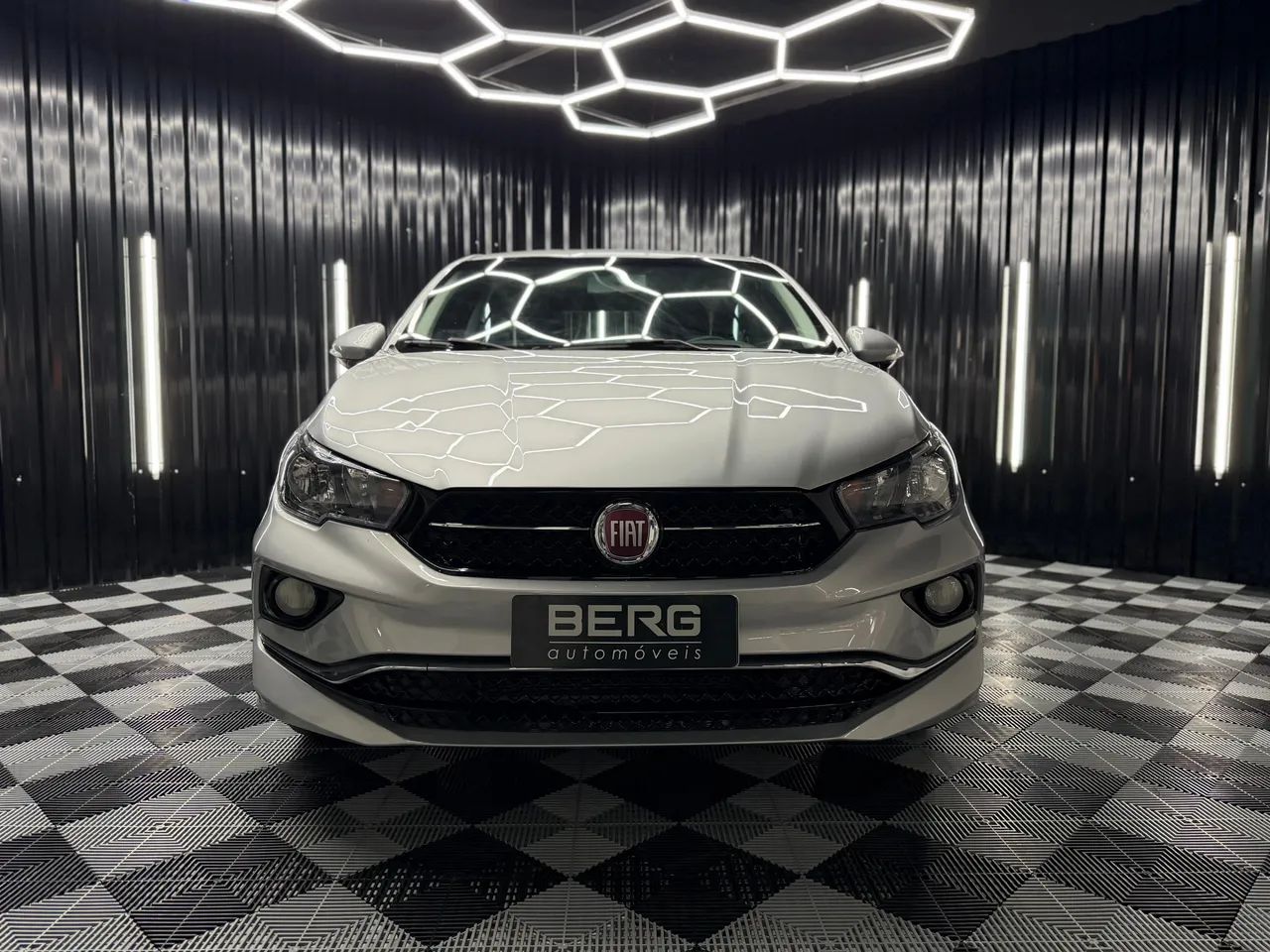 Fiat Cronos Precision 1.8 16V Flex Aut. 2019 - Foto 4