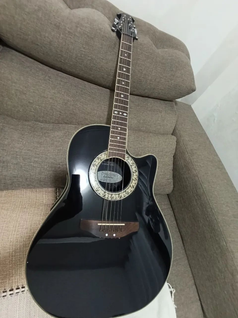 Violão Ovation
