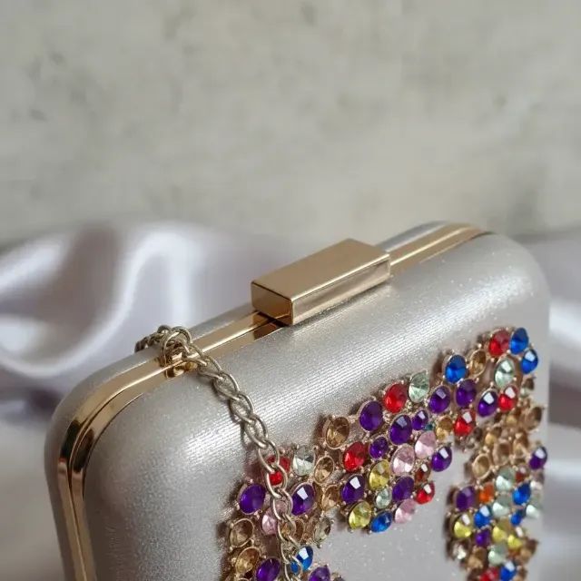 bolsa de festa dourada com pedras - Foto 5