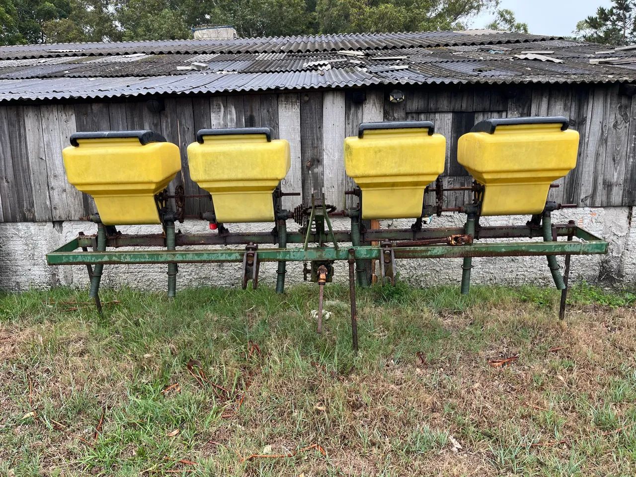 Adubadeira  linha  - Foto 2