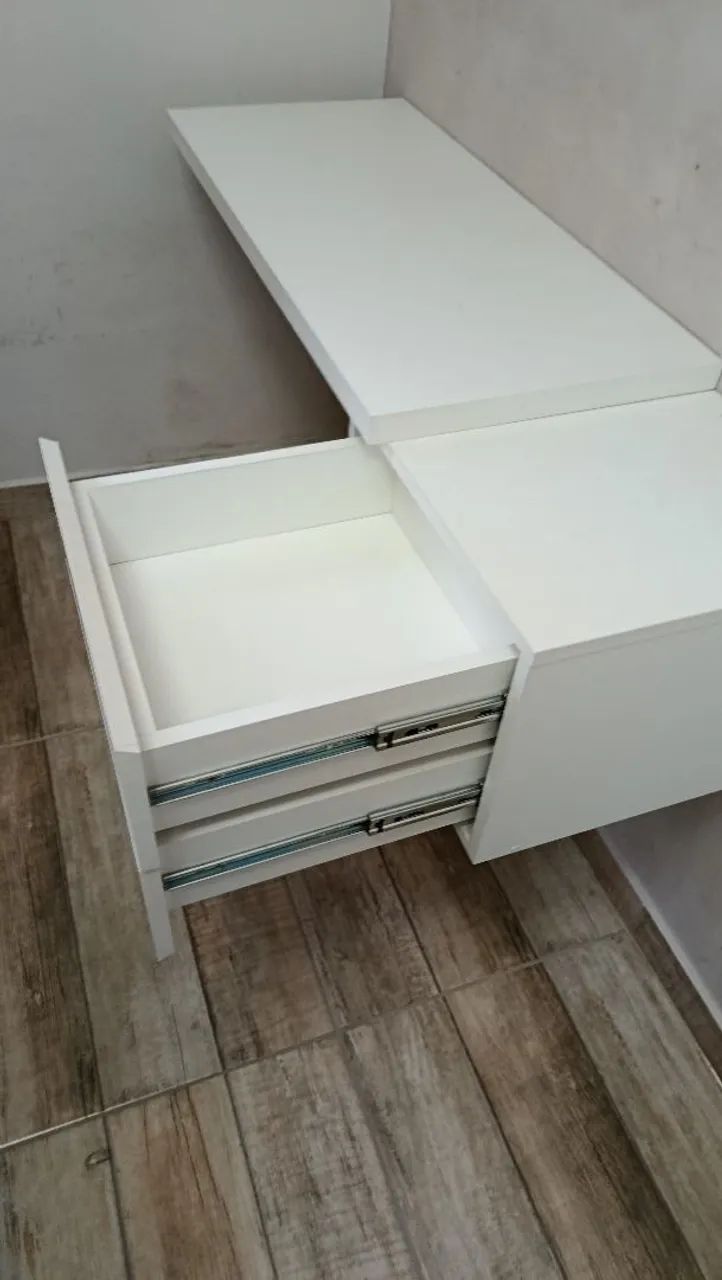 Escrivaninha MDF semi nova - Foto 4