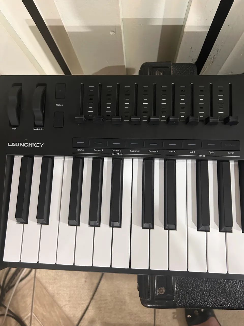 Teclado midi Novation Launchkey mk4 49 teclas  - Foto 3