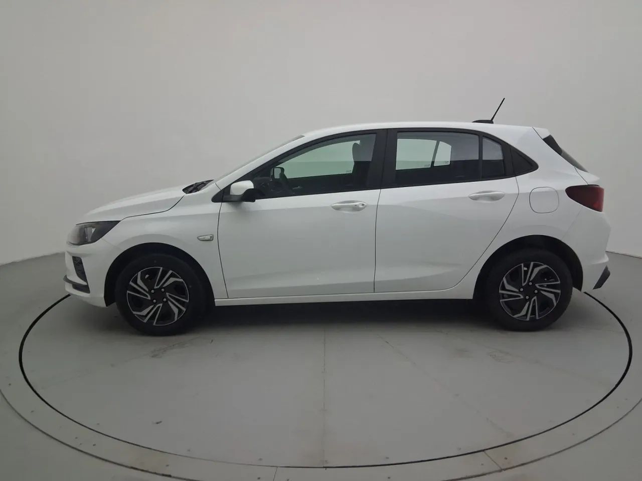 Chevrolet Onix Hatch 1.0 12V Flex Mec. 4P, foto 2 de 18