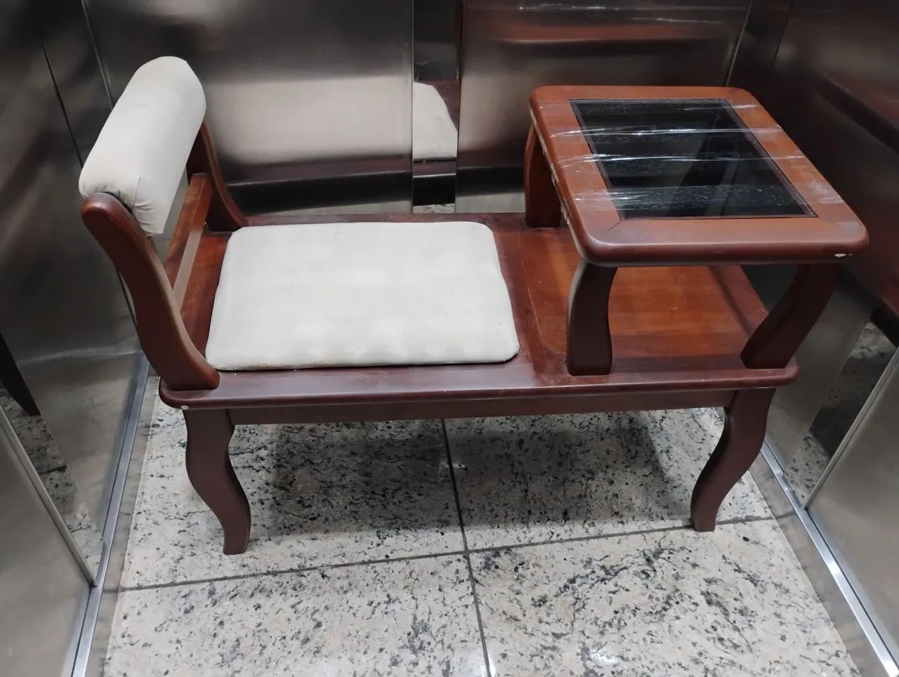 Mesa para telefone antiga 