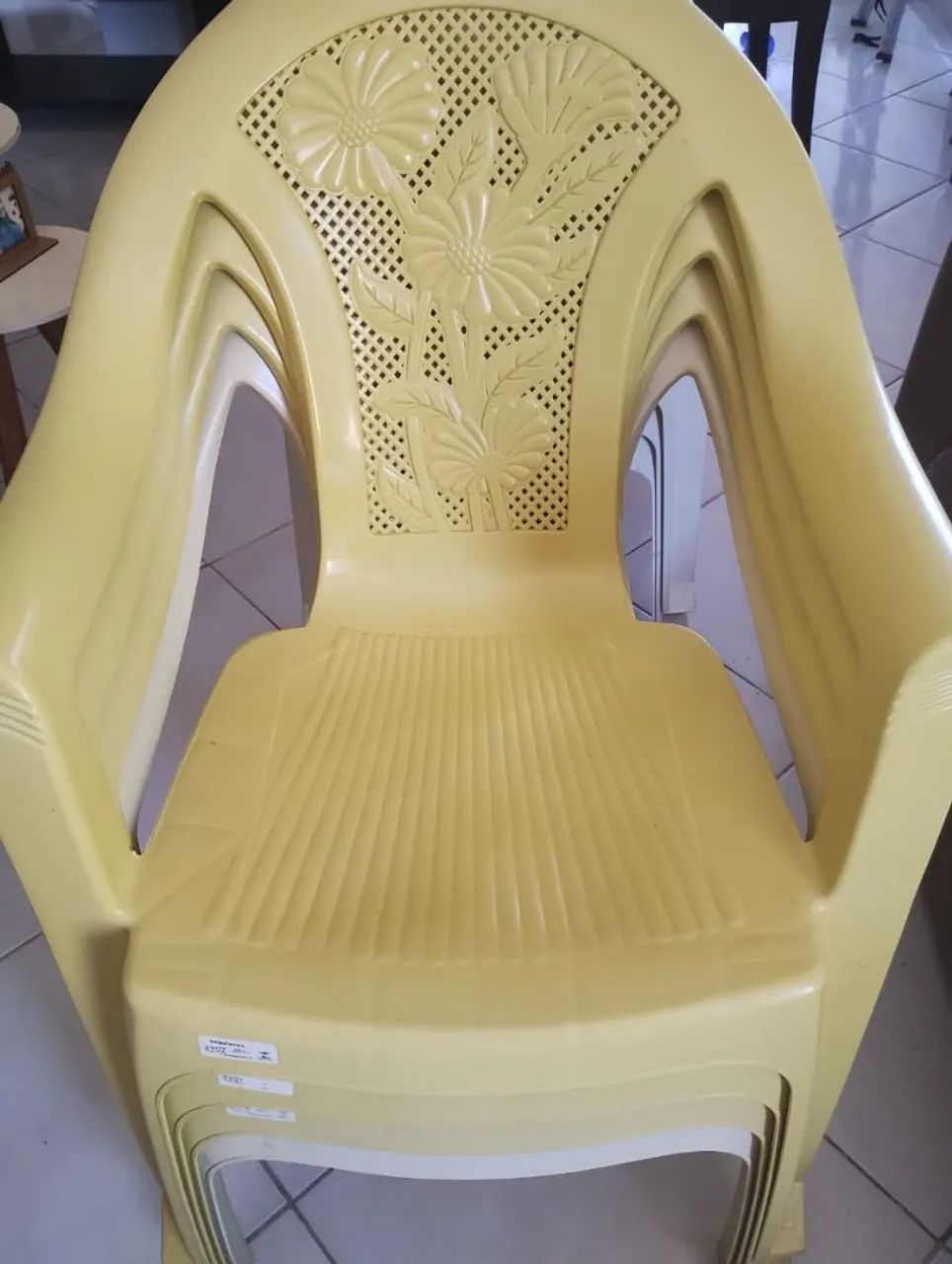 Cadeiras de Plástico Resistente  - Foto 2