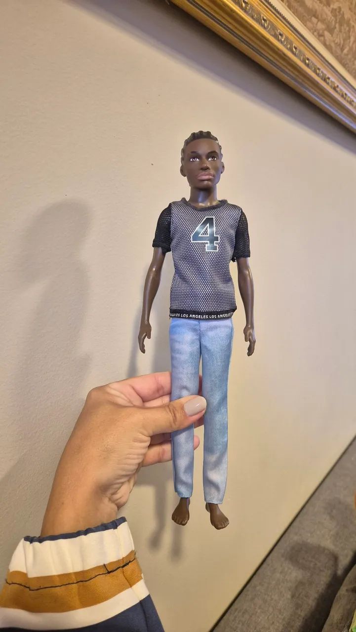 Boneco ken