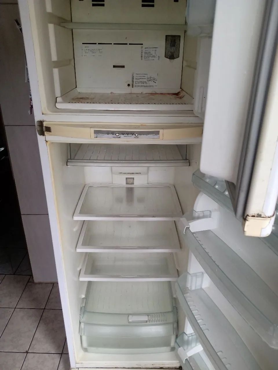 Geladeira semi nova Brastemp envelopada  - Foto 2
