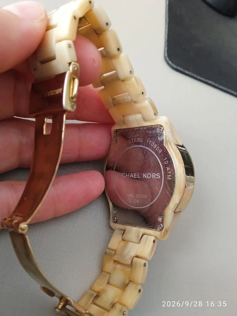 Relógio Michael Kors made pérola, pulseira Marfim  - Foto 5