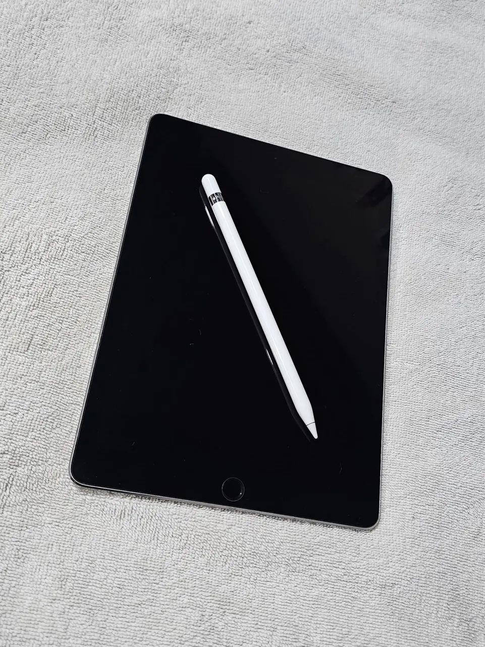 iPad Pro9.7 SIMフリー128GB Apple Pencil A Apple apresenta o novo iPad de 9,7 polegadas compatível com o