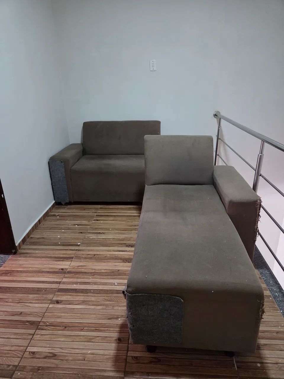 Conjunto de Sofás barato pra vender logo