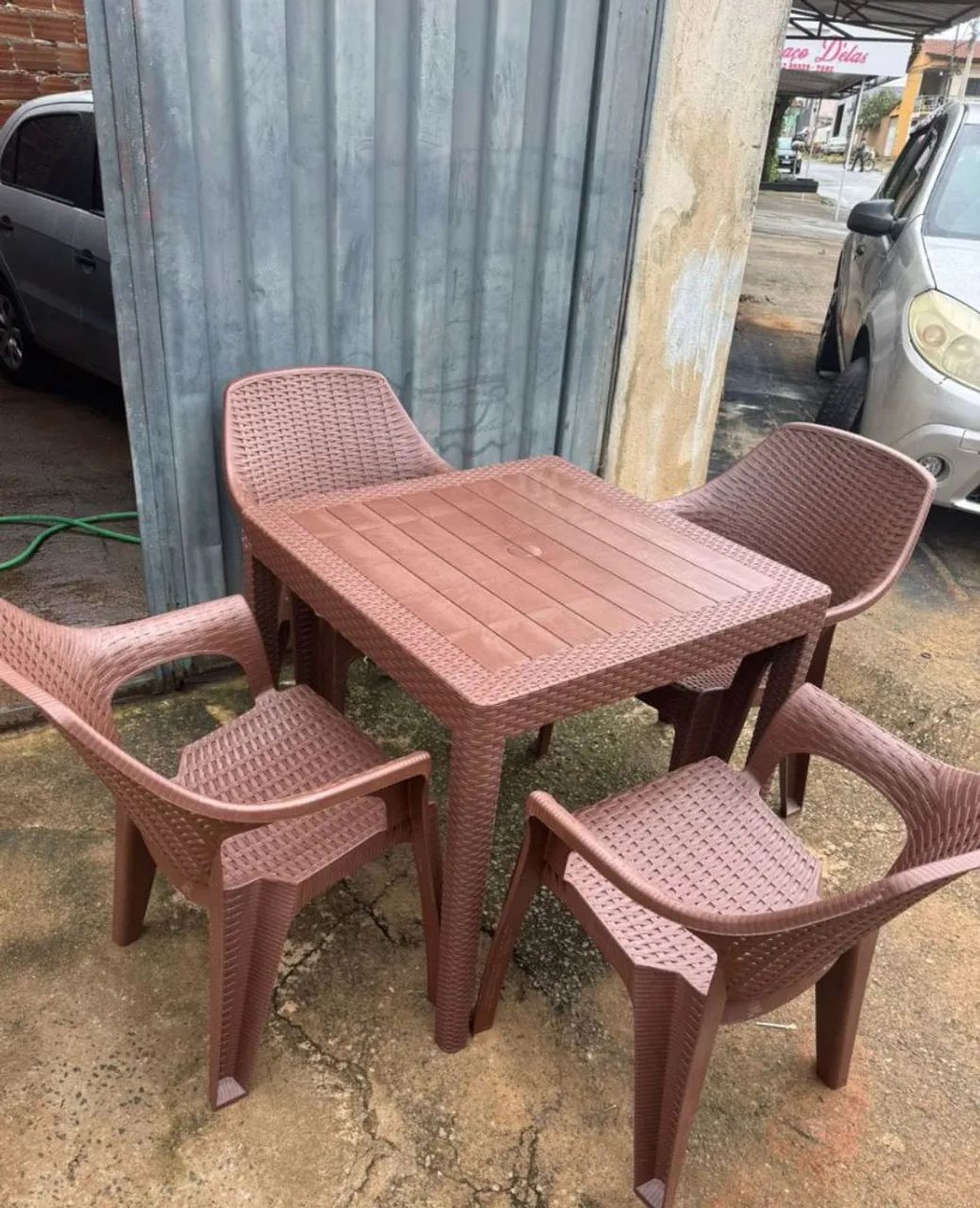 Jogo de mesa e cadeira  