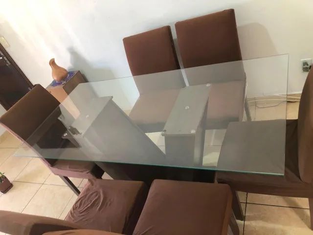 Mesa de vidro com 6 cadeiras em bom estado de conservação! - Foto 4